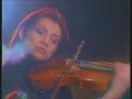 Nena Venetsanou sings a song of the Greek composer Attik