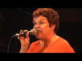 Miúcha sang "Querida" in Japan '07