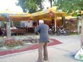 Šokantis senukas