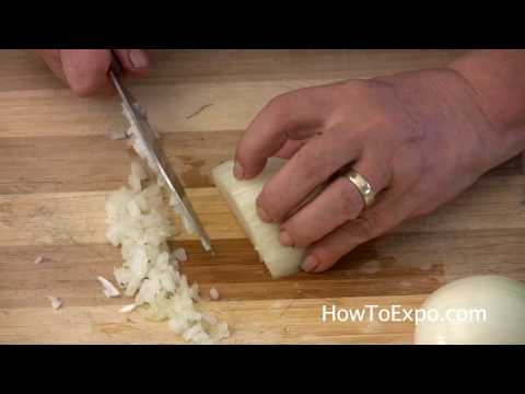 how to properly chop an onion
