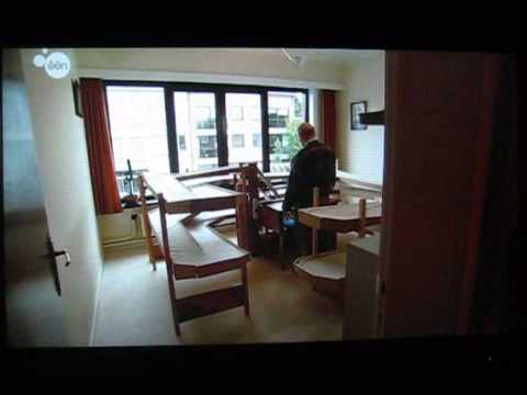 Knikkeren 2.0 Man bijt Hond