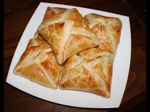 Хачапури приготовления из слоеного теста с сыром