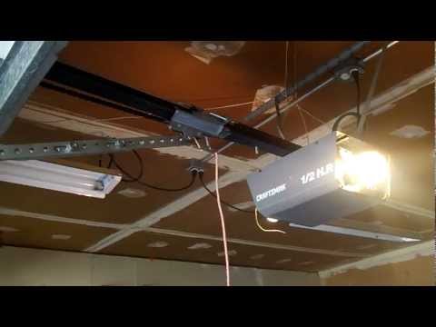 how to close garage door that won't close