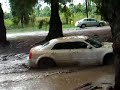 Chrysler 300C en barro