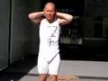秋葉原フェチ爆笑新コントで警官に怒られる Akihabara famous comedian