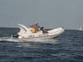 In gommone