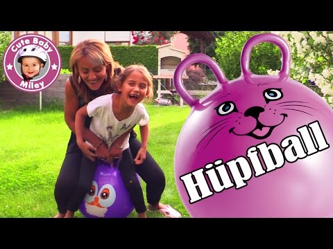 LUSTIGE HÜPFBALL CHALLENGE | Wir hüpfen um die Wette!  | Funny Bounce Ball | CuteBabyMiley