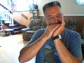 je tente d'accompagner � l'harmonica ( la bolduc ) sur la chanson ( la bastringue )