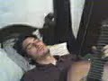 Leandro duerme entonado