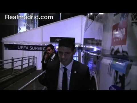 BEHIND THE SCENES: Who ended up with Casillas' gloves after UEFA Super Cup victory? BEHIND THE SCENES: Who ended up with Casillas' gloves after UEFA Super Cup victory?