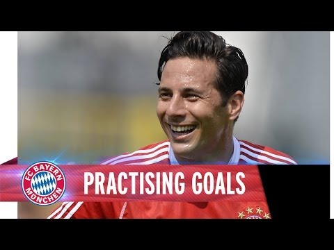 FC Bayern Scoring Goals in Training