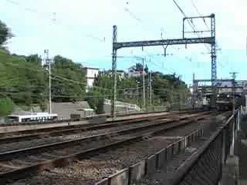 京急新1000形1437編成通過