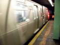 videos de R160 E departing Forest Hills ( Turn sound DOWN, VERY NOISY)