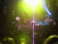 UNA MANO--golpeando fuerte UNA MANO--golpeando fuerte