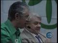 Dito Medio - Umberto Bossi fa gestaccio all'Inno di Mameli
