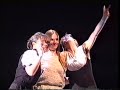 il y a un �v�nement au tennessee club : sous l'impulsion de thelma (nostalgique de fred astaire et de ginger roger), d'ex claquettistes de renom viennent se produire sur la sc�ne... les deux vedettes ont un peu vieilli mais elles se r�jouissent de rechausser leurs claquettes...