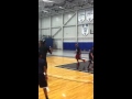 LeBron dunkt einen Jungen um