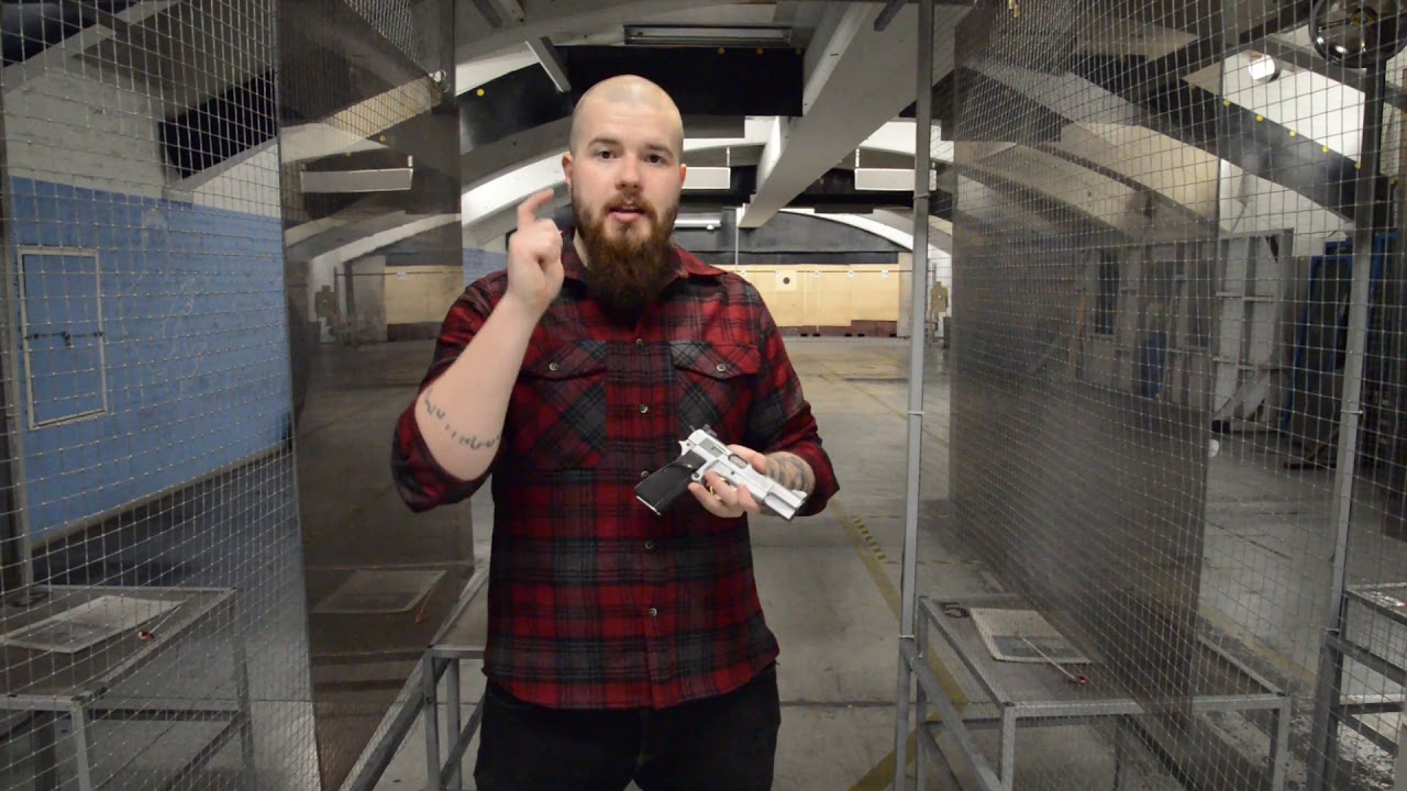 Käsien tärinä ampuessa