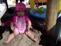 El primer d�a de playa de Belen 2