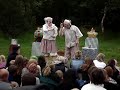 Hérastubbur Bakari og Bakaradrengurinn syngja Piparkökulagið