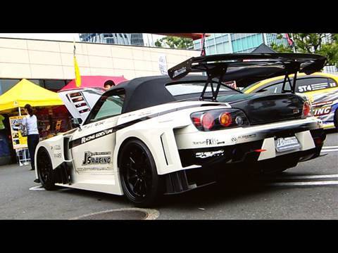 J's racing - Honda S2000 tuned by J's Racing, with Type-GT bodykit. While I think most wide bodykits makes the car look uglier, that of J's is really cool! And not only t...