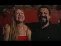 reportaje presentado para la c�tedra periodismo televisivo de la universidad cat�lica cecilio acosta maracaibo - venezuela.
en 1993 nace un lugar que para muchos marabinos devotos o no de san benito de palermo, es placentero el hecho de reunirse noche a noche para degustar exquisitas delicias en este caluroso ambiente.
trabajador incanzable,con vocaci�n de luchador y echao pa' lante, alexander navarro juega con lo tradicional sum�ndole un poco m�s que creatividad, caracter�stica que es su sello personal y est� impreso en cada uno de los detalles de esta particular esquina, que sin duda alguna refleja remembranzas de un pasado sublime con mucha tradici�n zuliana 