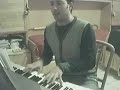 Marco Renga - live piano e voce - canta e suona 