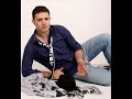 Angelo Iossa di Amici 9 canta 