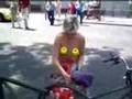 Carrera ciclista nudista (con Smileys)