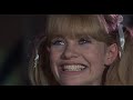 written by albertine/raleigh

one of my favourite scenes from the film 'to sir, with love'.

http://imdb.com/title/tt0062376/