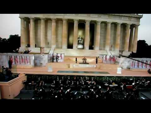 0 Shakira en el Lincoln Memorial