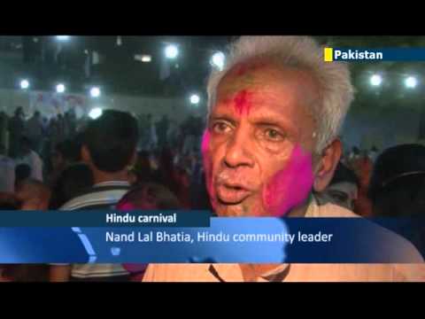 hindu festival - Pakistani Hindus have filled the streets and temples of Karachi to celebrate the Festival of Colours which marks the arrival of spring. Revelers smeared colo...