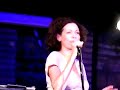 la bellissima  e bravissima rosalia de souza con eddy palermo alla chitarra