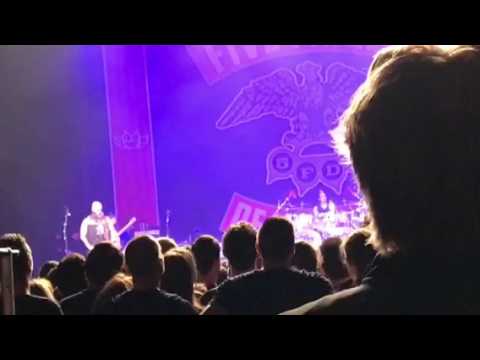 five finger death punch quit ivan moody apparently quits five finger death punch five finger death punch quit ivan moody apparently quits five finger death punch