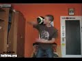 Peinlicher Vater in Unterhosen