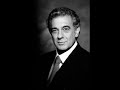 joan sutherland as the evil courtesan giulietta and pl�cido domingo as hoffmann singing the duet 