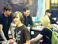 Tom Delonge signing autographs