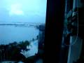 videos de View of Panama City from the Sparkles Bar on the 5th floor of the Intercontinental Miramar