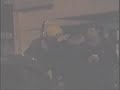 michael youn embrasse sur la bouche un fan qui l'attendait � rtl depuis une heure.
