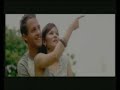 cowok perancis nyanyi lirik bahasa indonesia, cewe indo nyanyi lirik perancis...unik kan? lagu ini diciptakan oleh anggun bo!