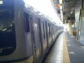 神奈川県逗子市逗子一丁目にあるJR東日本の横須賀線の駅の１つで車両留置駅。15両編成の電車の場合は久里浜方面の場合は前4両を切り離し、大船方面の場合は後に4両を連結する。単純に逗子止まりの電車もあります。映像には切り離し映像も含まれています。2.5倍ズームを初期化するのを忘れて撮影してしまっているので、駅標とかまともに撮れていませんm(_ _;)m