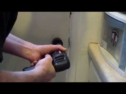 how to install a door knob