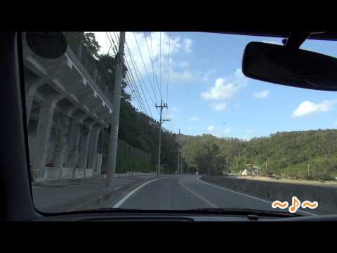 沖縄県 - 沖縄県名護市二見区にある、メロディーロードです。 溝のある道路を車で通過すると「二見情話」のメロディーが聞こえてきます。 沖縄の新しいドライブスポットを要チェック!