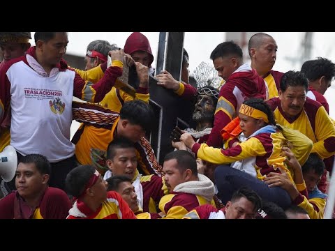 Philippinen: Millionen Gläubige tragen Jesus-Statue ...