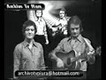 m�sica del recuerdo  de los 60's y  de los 70's  que deleito en las radios de per� el grupo musical espa�ol el d�o din�mico con sus canciones inolvidables que ahora las escuchas en las radios fm como la inolvidable y radio felicidad .en piura las radios de ese entonces eran radio san francisco y progreso en amplitud modulada (am) que nos deleitaban con aquellas melod�as.�xitos :esos ojitos negros,amor de verano,amor misteroso,perd�name y otros.