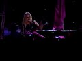 MADONNA FALLS IN BRAZIL - MADONNA CAI NO PALCO MADONNA FALLS IN BRAZIL - MADONNA CAI NO PALCO