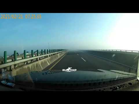 Wjechał we mgłę radośnie pogwizdując. Kierowca bez wyobraźni?