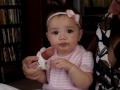 CAMILA COMIENDO HOT DOG
