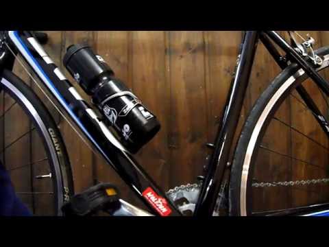 DIY Flaschenhalter am Fahrrad montieren - Getränkehalter anbauen