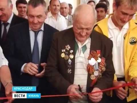 футбол - Историю игры с вековым стажем разобрали по кадрам. В Законодательном Собрании открылась выставка исторических фотографий игры №1,...